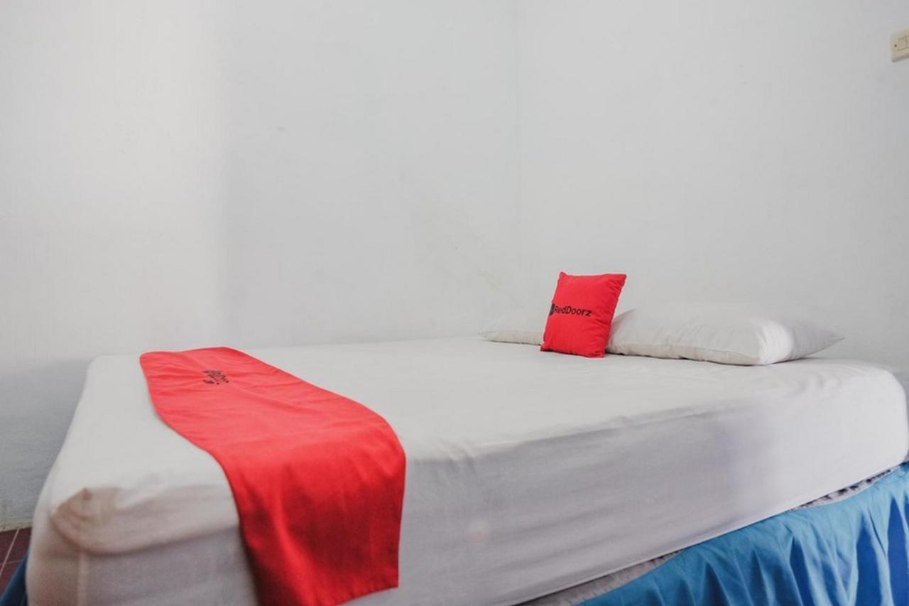 Reddoorz Near Pantai Florida Anyer Serang Exterior photo